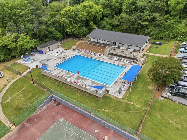 1706 Colonial Way Circle, Hixson, TN 37343