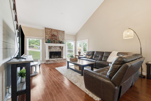 1706 Colonial Way Circle, Hixson, TN 37343