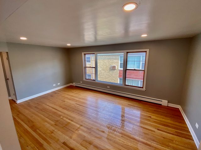 2259 S 17th Avenue 2F, North Riverside, IL 60546