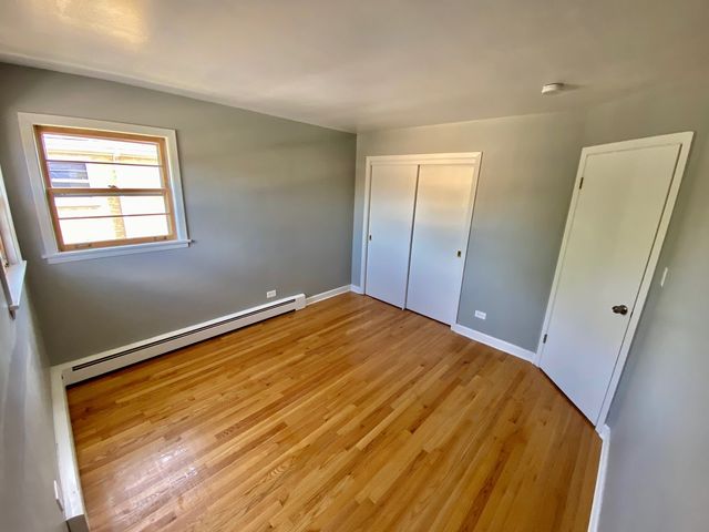 2259 S 17th Avenue 2F, North Riverside, IL 60546