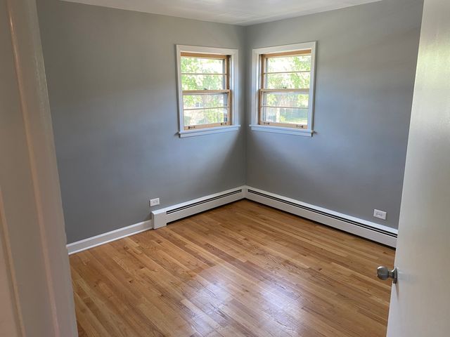 2259 S 17th Avenue 2F, North Riverside, IL 60546