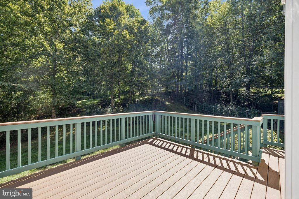 7554 KNIGHTSHAYES DR, Manassas, VA 20111