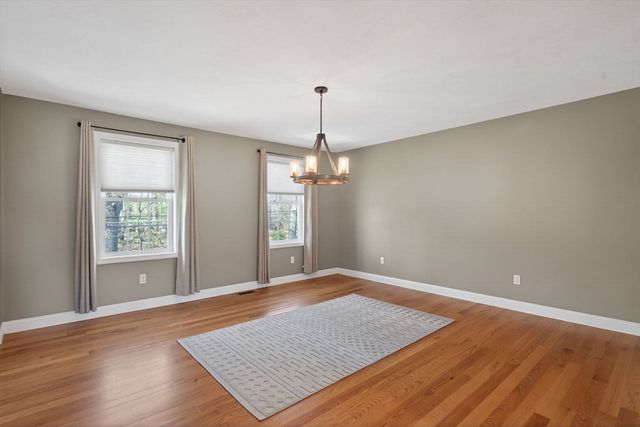 219 River Rd, Tewksbury, MA 01876