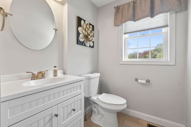 219 River Rd, Tewksbury, MA 01876