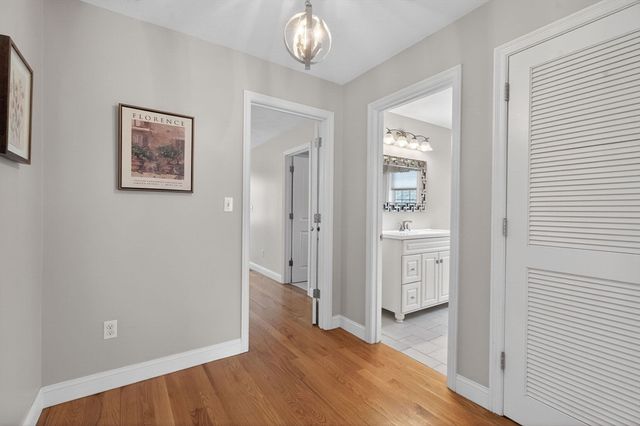 219 River Rd, Tewksbury, MA 01876