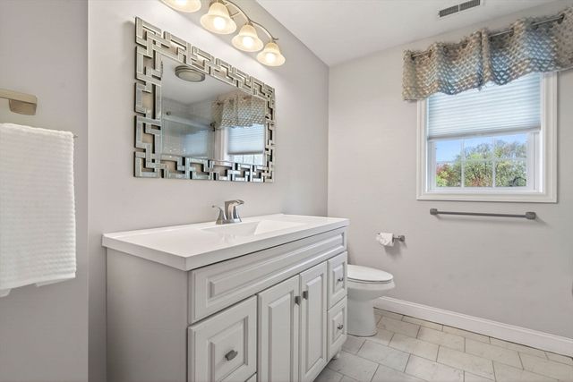 219 River Rd, Tewksbury, MA 01876