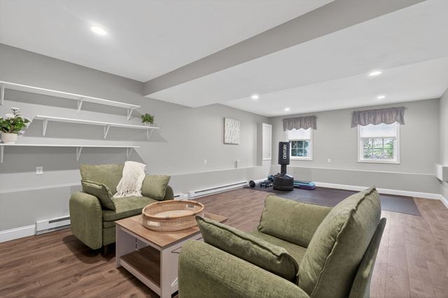 219 River Rd, Tewksbury, MA 01876