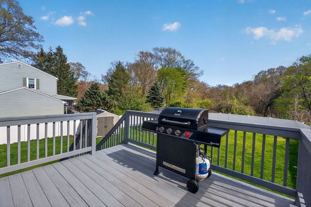 219 River Rd, Tewksbury, MA 01876