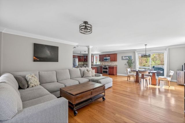 219 River Rd, Tewksbury, MA 01876