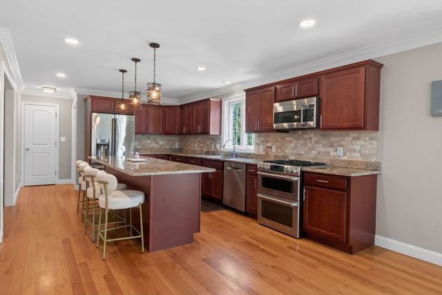 219 River Rd, Tewksbury, MA 01876