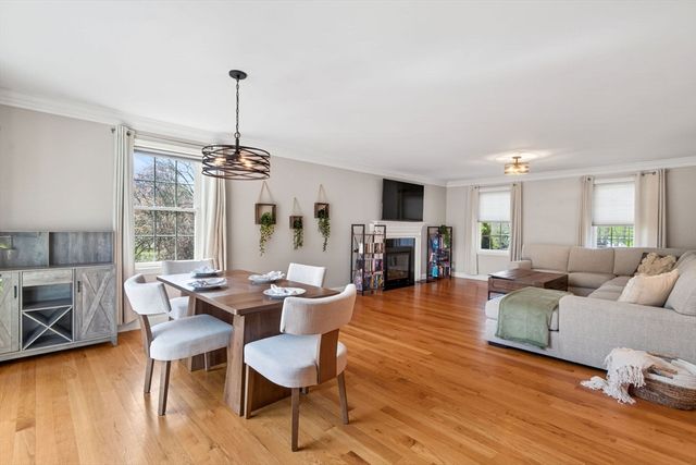 219 River Rd, Tewksbury, MA 01876
