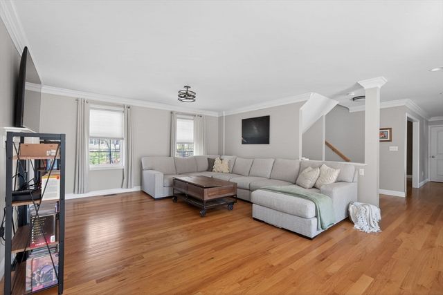 219 River Rd, Tewksbury, MA 01876