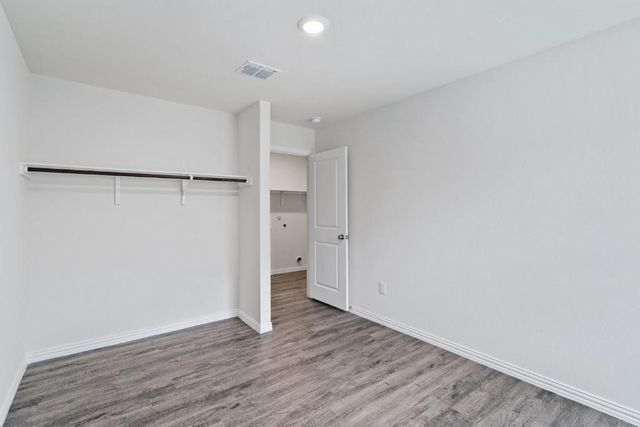 1153 Magnolia ST, Seguin, TX 78155