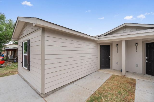 1153 Magnolia ST, Seguin, TX 78155
