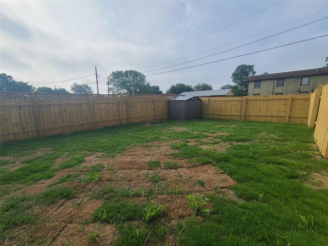 1153 Magnolia ST, Seguin, TX 78155