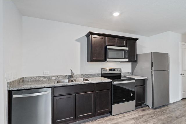 1153 Magnolia ST, Seguin, TX 78155