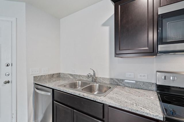 1153 Magnolia ST, Seguin, TX 78155