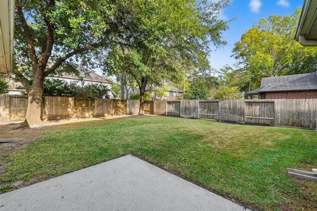 14 Broadweather Place, The Woodlands, TX 77382