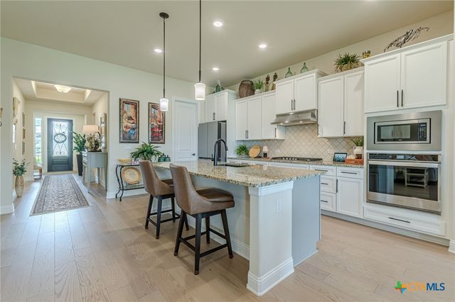 1348 Dancing Oak Lane, San Marcos, TX 78666