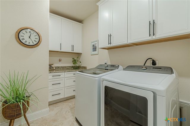 1348 Dancing Oak Lane, San Marcos, TX 78666