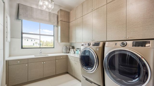 13306 Artisan Circle, Palm Beach Gardens, FL 33418
