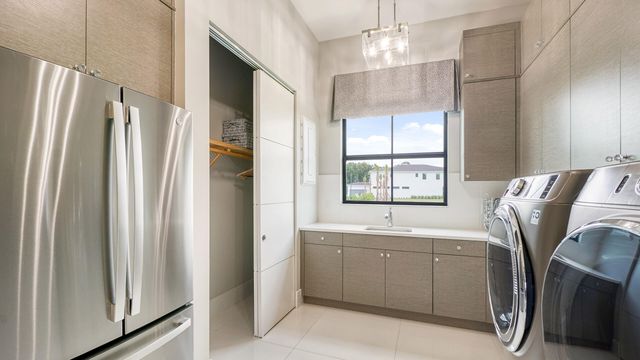 13306 Artisan Circle, Palm Beach Gardens, FL 33418