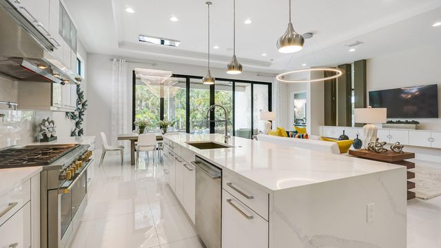 13306 Artisan Circle, Palm Beach Gardens, FL 33418