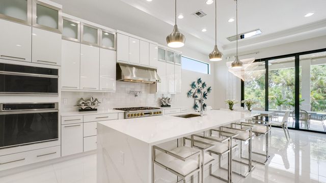 13306 Artisan Circle, Palm Beach Gardens, FL 33418