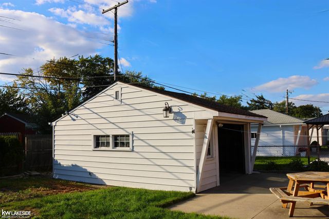 24595 Beck Avenue, Eastpointe, MI 48021