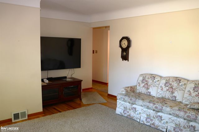 24595 Beck Avenue, Eastpointe, MI 48021