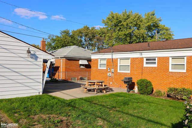 24595 Beck Avenue, Eastpointe, MI 48021