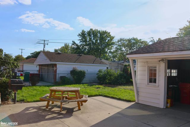24595 Beck Avenue, Eastpointe, MI 48021