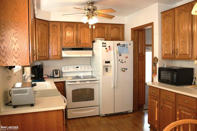 24595 Beck Avenue, Eastpointe, MI 48021
