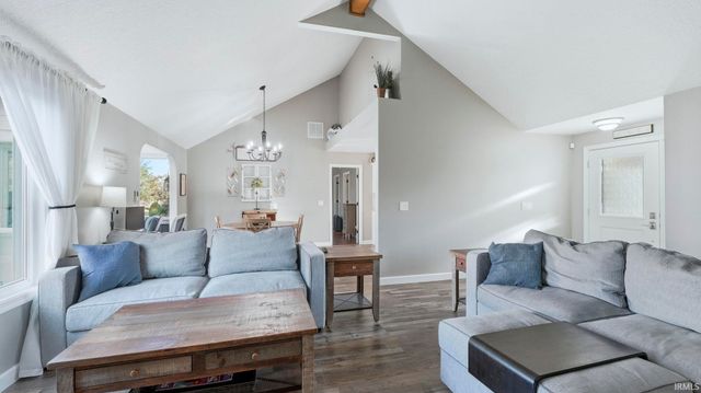 8921 Crosier Lane, Fort Wayne, IN 46825