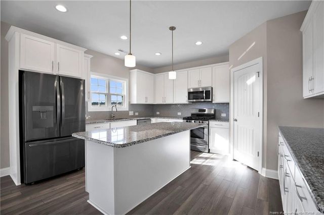 5444 Debut Avenue, Hope Mills, NC 28348