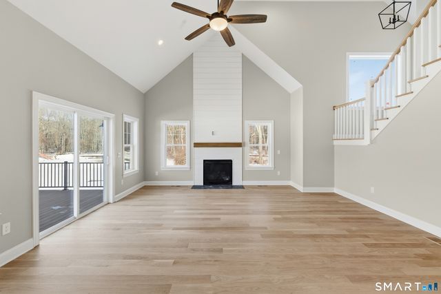 42 Holcomb Street, Simsbury, CT 06070