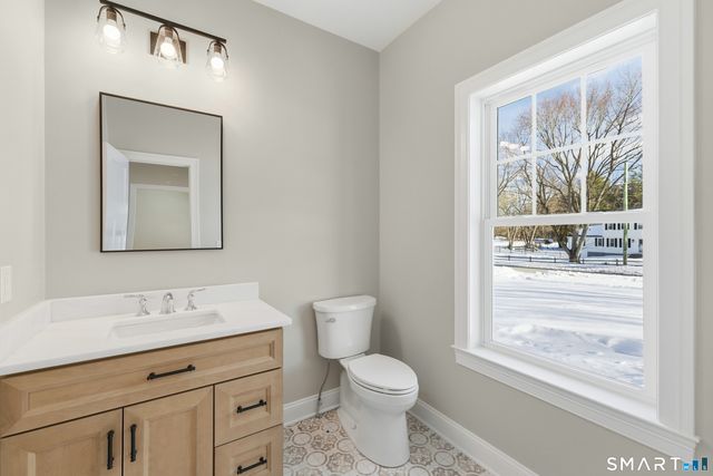 42 Holcomb Street, Simsbury, CT 06070