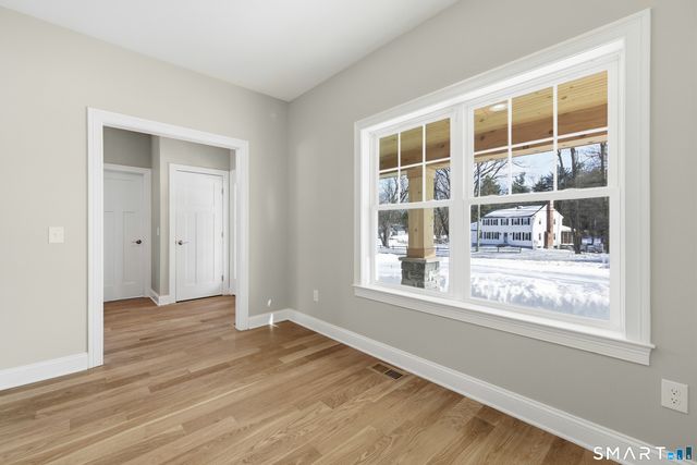 42 Holcomb Street, Simsbury, CT 06070