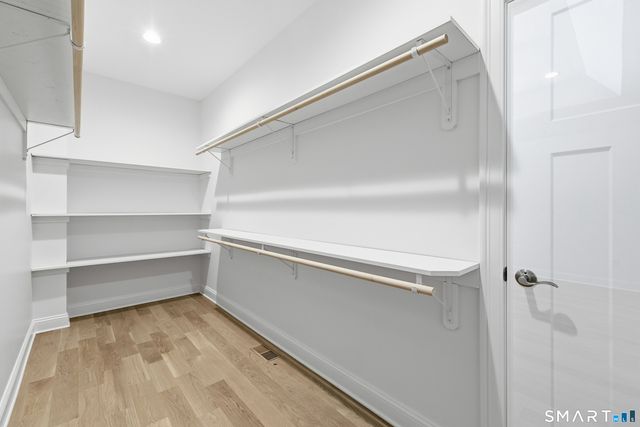 42 Holcomb Street, Simsbury, CT 06070