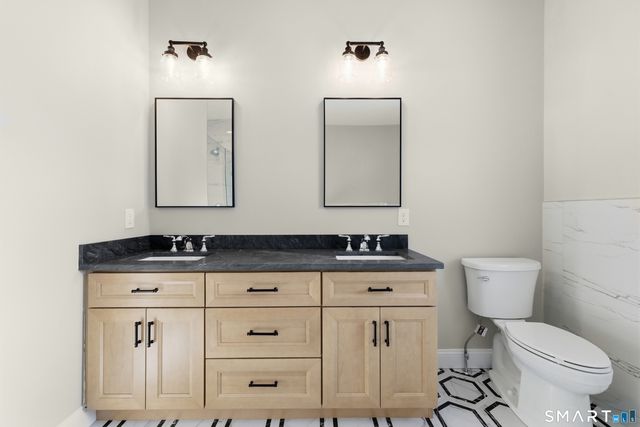 42 Holcomb Street, Simsbury, CT 06070