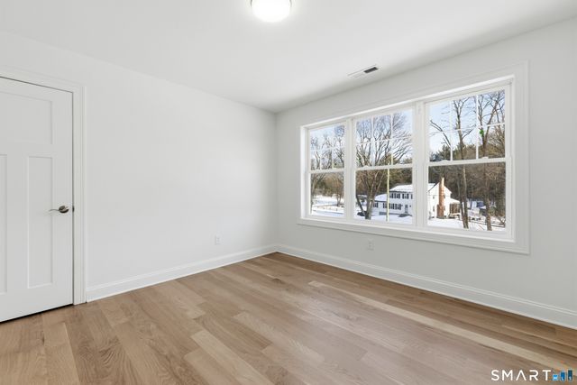 42 Holcomb Street, Simsbury, CT 06070