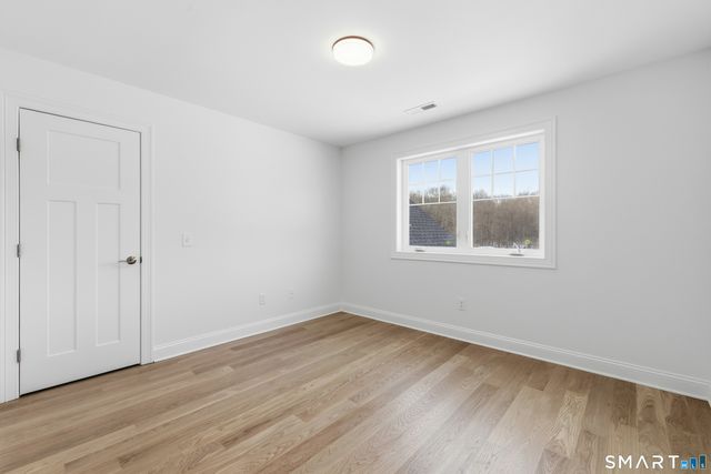 42 Holcomb Street, Simsbury, CT 06070