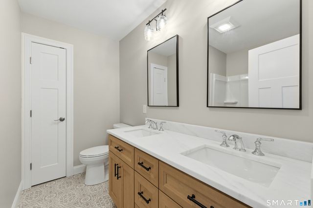 42 Holcomb Street, Simsbury, CT 06070