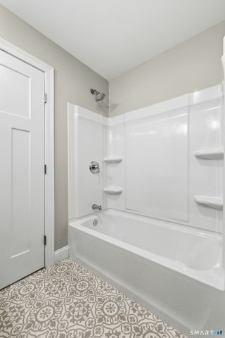 42 Holcomb Street, Simsbury, CT 06070