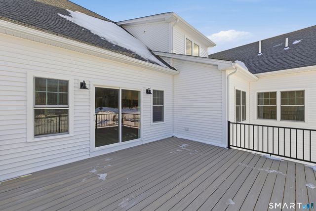 42 Holcomb Street, Simsbury, CT 06070