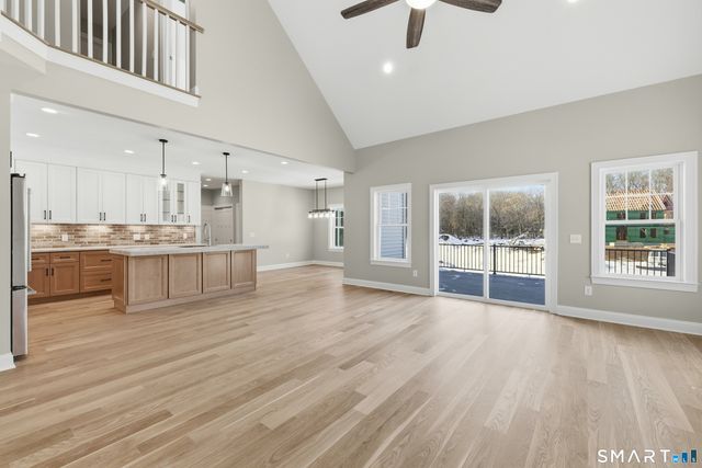 42 Holcomb Street, Simsbury, CT 06070