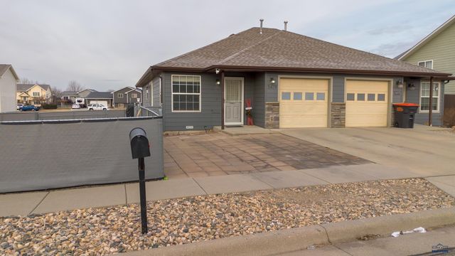 5479 SAVANNAH ST, Rapid City, SD 57703