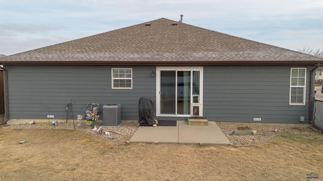 5479 SAVANNAH ST, Rapid City, SD 57703