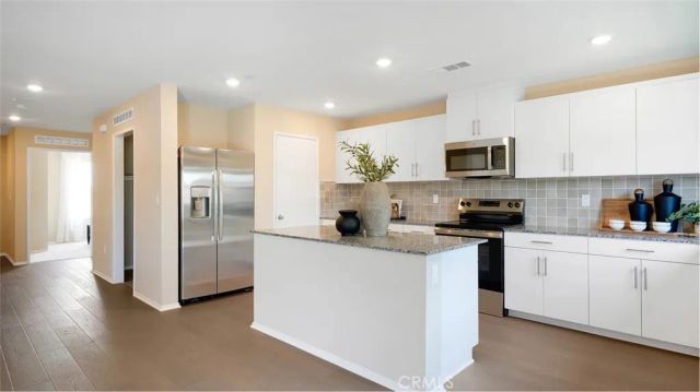 1374 Noble Rein Drive, San Jacinto, CA 92582