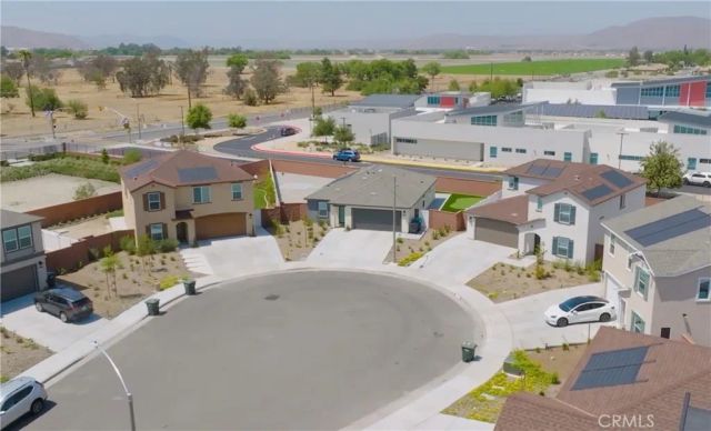 1374 Noble Rein Drive, San Jacinto, CA 92582